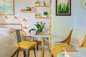 Banana Bungalow at Oeste Palma with BBQ, Bikes, Beach